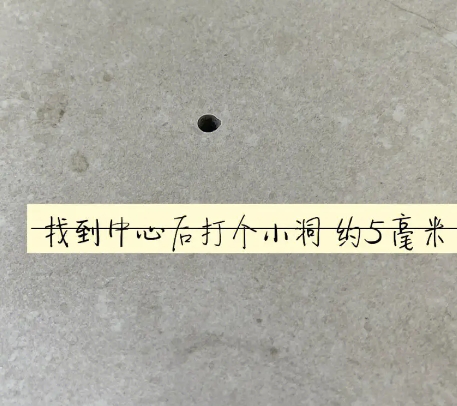进贤瓷砖空鼓维修公司专业解答在瓷砖铺贴过程中，如果砂料搅拌不均匀，将会带来以下问题